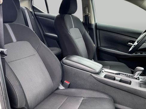Used 2022 Nissan Sentra SV FWD image 9