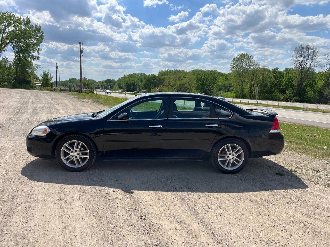 Used 2012 Chevrolet Impala LTZ FWD image 4
