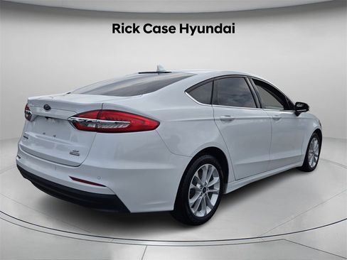 Used 2020 Ford Fusion SE image 8