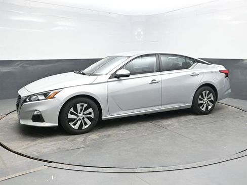 Used 2020 Nissan Altima 2.5 S FWD image 3