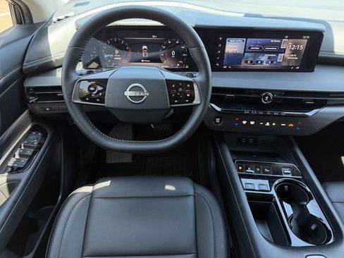 Used 2025 Nissan Murano SV FWD image 10