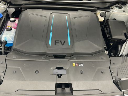 Used 2023 Hyundai Ioniq 5 SE w/ Cargo Package RWD image 23