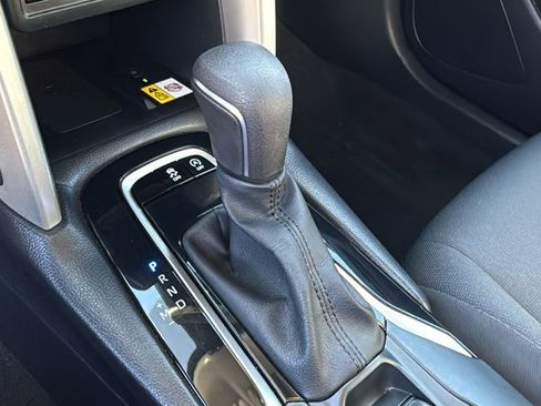 Used 2023 Toyota Corolla Cross LE image 19