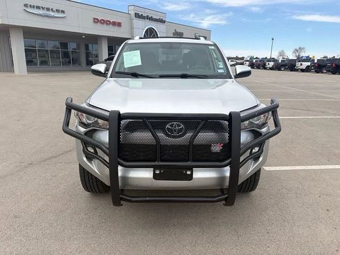 Used 2018 Toyota 4Runner SR5 w/ Wilderness Package image 7
