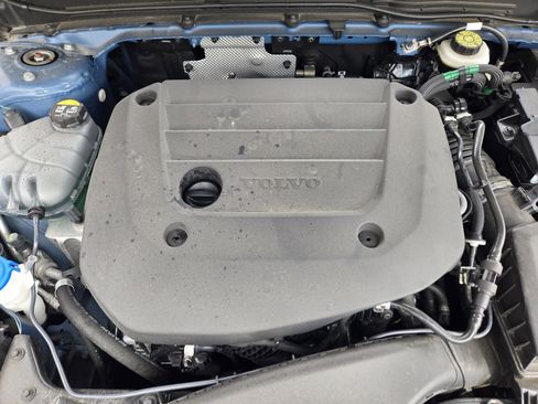 Used 2025 Volvo XC40 B5 Plus image 42