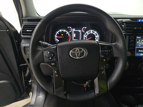 Used 2020 Toyota 4Runner TRD Off-Road Premium image 11