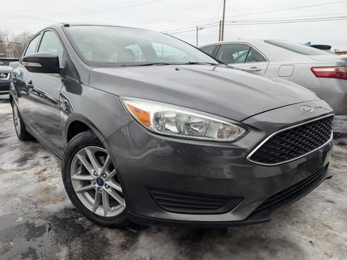 Used 2015 Ford Focus SE image 1