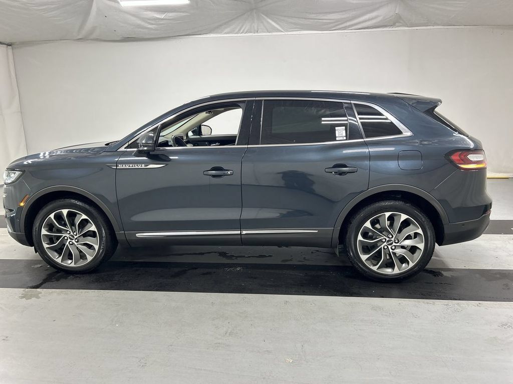 Used 2023 Lincoln Nautilus Reserve w/ Equipment Group 201A AWD/4WD image 6