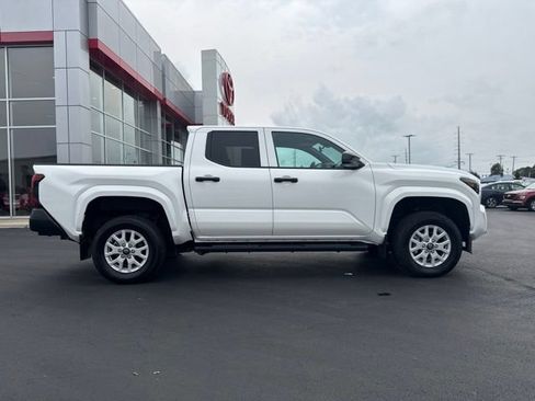 Used 2024 Toyota Tacoma SR AWD/4WD image 8