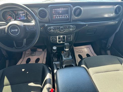 Used 2023 Jeep Gladiator Sport image 6