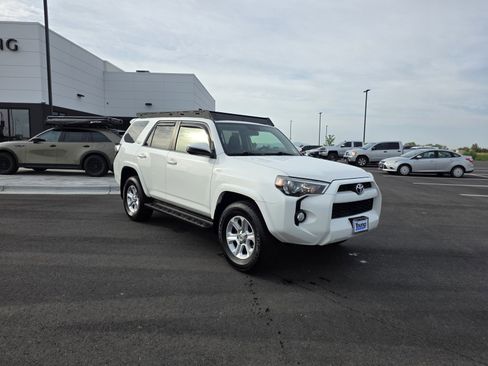 Used 2019 Toyota 4Runner SR5 image 3