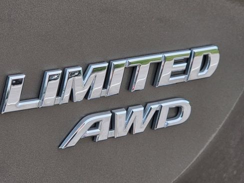 Used 2015 Toyota RAV4 Limited AWD/4WD image 8