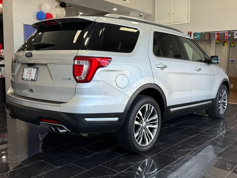 Used 2019 Ford Explorer Platinum AWD/4WD image 6