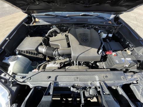 Used 2021 Toyota Tacoma SR5 image 37