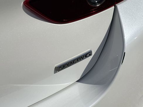 Used 2020 MAZDA MAZDA3 Sedan image 21