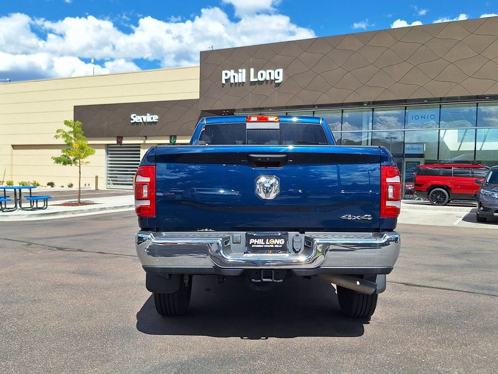Used 2024 RAM 3500 Tradesman w/ Chrome Appearance Group AWD/4WD image 4