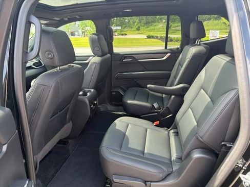 Used 2024 GMC Acadia Elevation w/ Black Edition AWD/4WD image 17