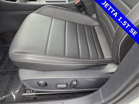 Used 2023 Volkswagen Jetta SE image 23