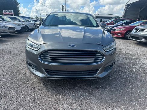 Used 2013 Ford Fusion SE FWD image 2