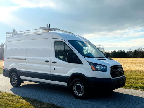 Used 2018 Ford Transit 250 148 Medium Roof image 5