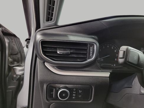 Used 2023 Ford Explorer XLT w/ Equipment Group 202A image 10