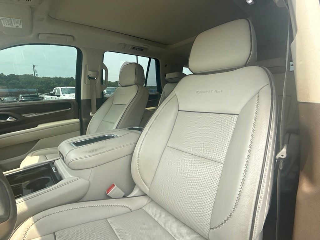 Used 2021 GMC Yukon Denali AWD/4WD image 14