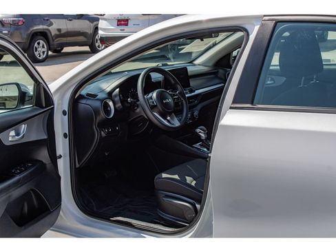 Used 2024 Kia Forte LXS w/ LXS Technology Package FWD image 25