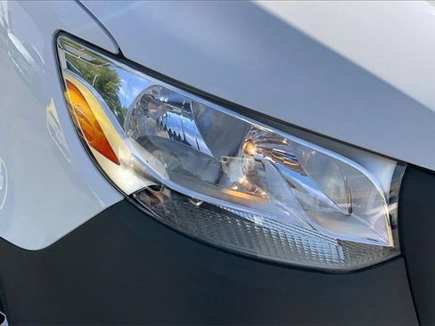 Used 2024 Mercedes-Benz Sprinter 2500 image 21