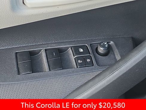 Used 2025 Toyota Corolla LE image 34