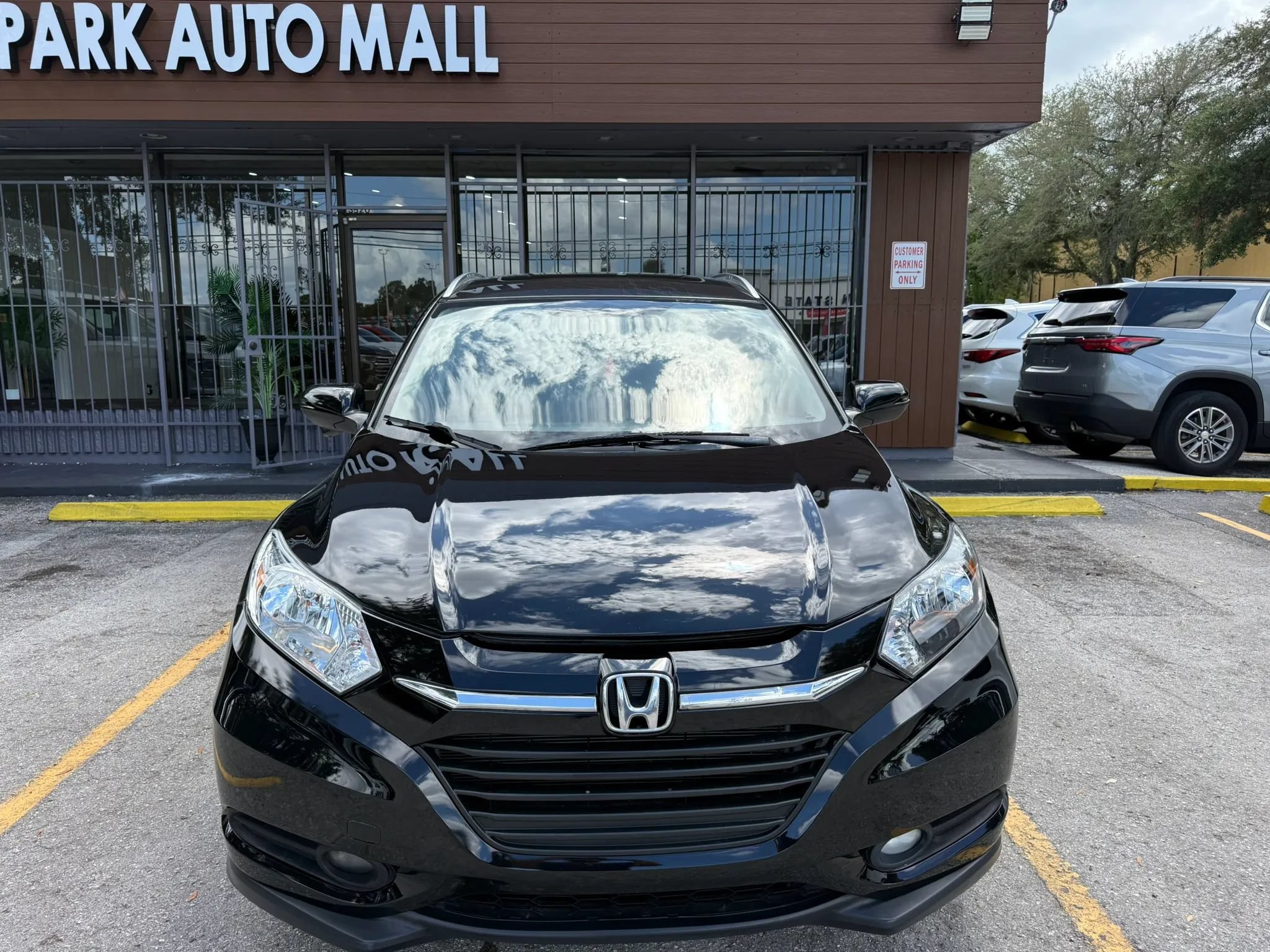 Used 2016 Honda HR-V EX-L image 2