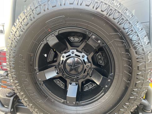 Used 2011 Jeep Wrangler Sport image 32