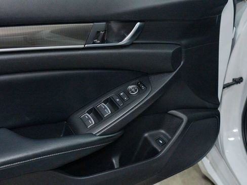 Used 2018 Honda Accord Sport image 14