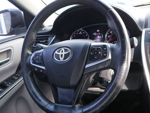 Used 2015 Toyota Camry SE FWD image 17