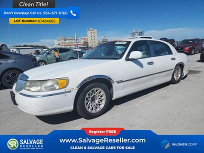 Used 1999 Lincoln Town Car Signature