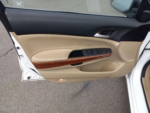 Used 2011 Honda Accord EX-L image 5