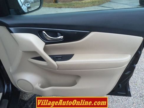 Used 2015 Nissan Rogue SL w/ SL Premium Package image 34