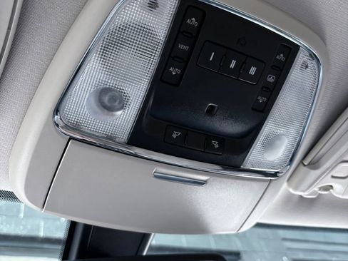 Used 2016 Chrysler 300 C image 27