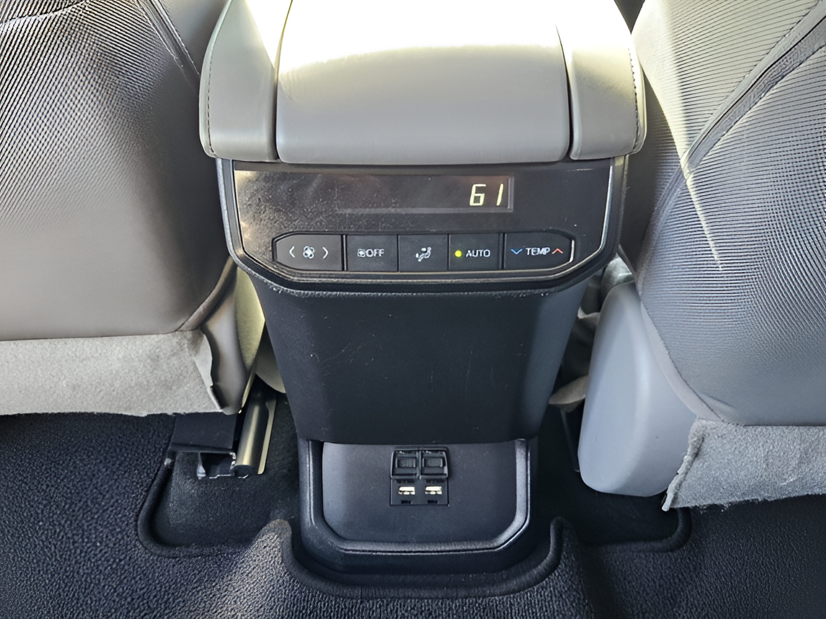 Certified 2020 Toyota Highlander L AWD/4WD image 11