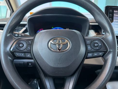 Certified 2022 Toyota Corolla LE FWD image 27
