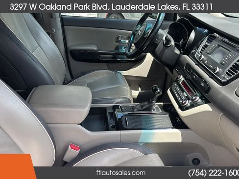 Used 2015 Kia Sedona EX FWD image 44