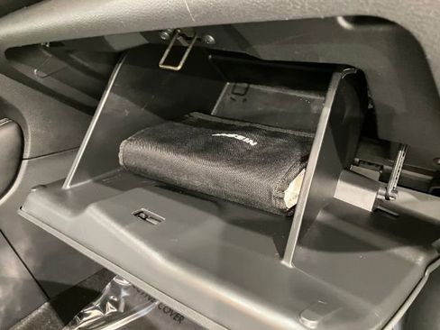 Used 2019 Nissan Kicks S image 42