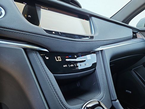 New 2026 Cadillac XT5 Luxury w/ LPO, Floor Liner Package image 22