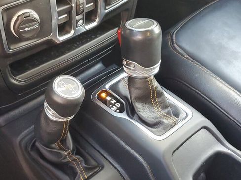 Certified 2021 Jeep Gladiator Overland image 26