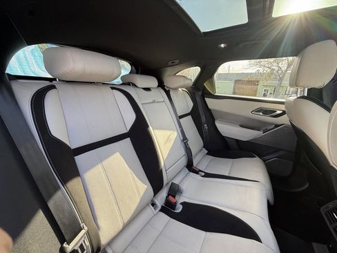 Used 2018 Land Rover Range Rover Velar S image 17