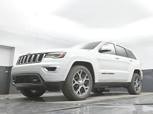 Used 2018 Jeep Grand Cherokee Limited image 29