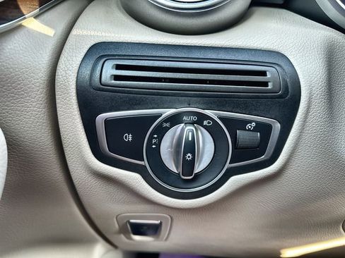 Used 2022 Mercedes-Benz GLC 300 4MATIC image 18