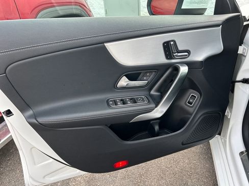 Used 2025 Mercedes-Benz CLA 250 image 12