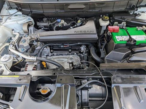 Used 2016 Nissan Rogue SV FWD image 21