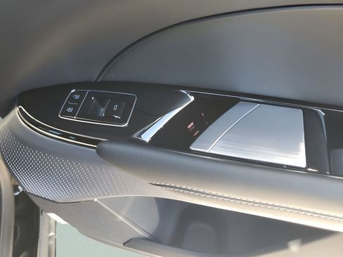 Used 2025 Cadillac Lyriq Luxury image 49