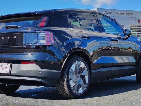 New 2025 Volvo EX30 Plus w/ Climate Package image 3
